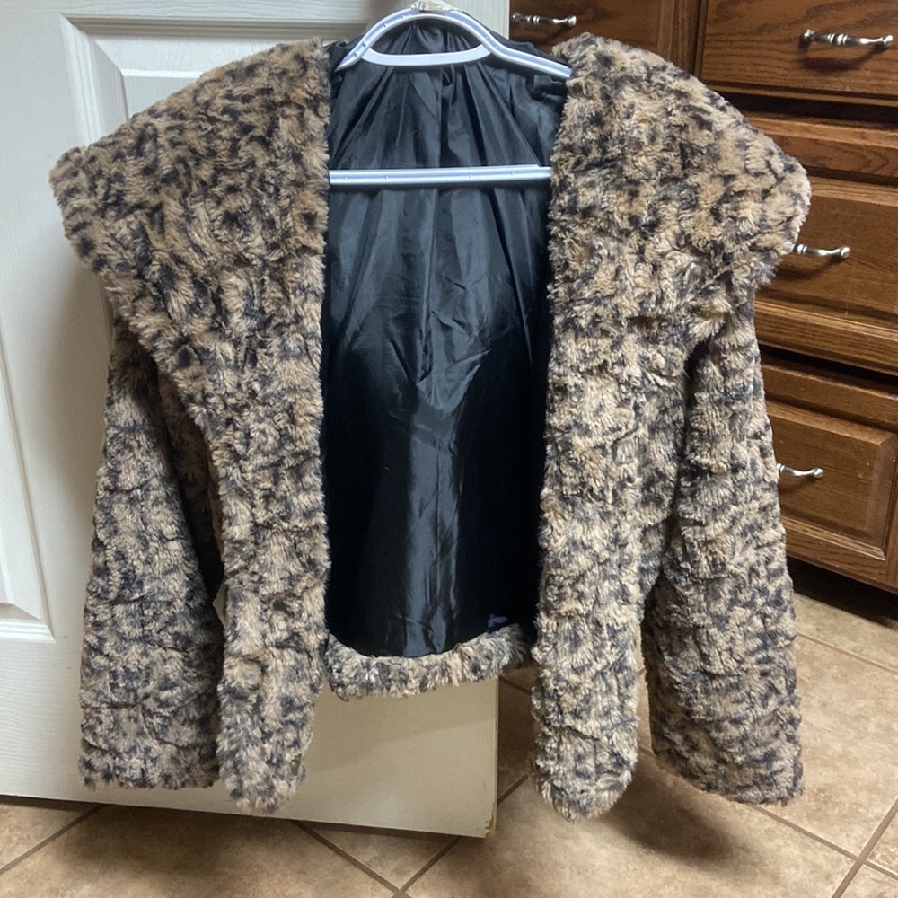 Hooded leopard jacket